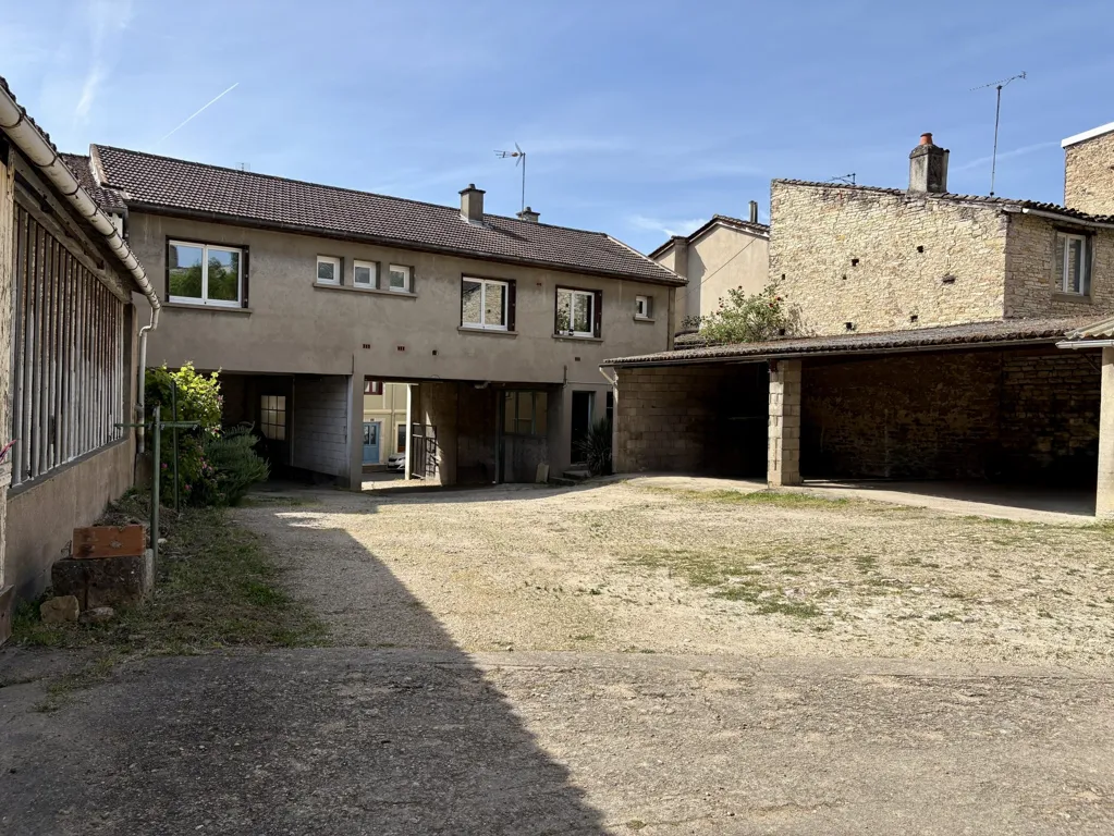 Jardin - Maison de Ville avec Balcon à Tournus