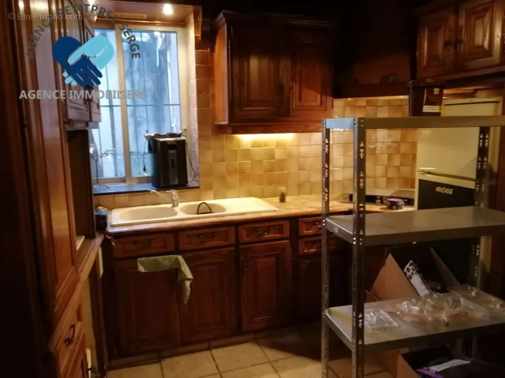 Cuisine - Boulangerie-Pâtisserie avec Logement à Lagrace-Dieu