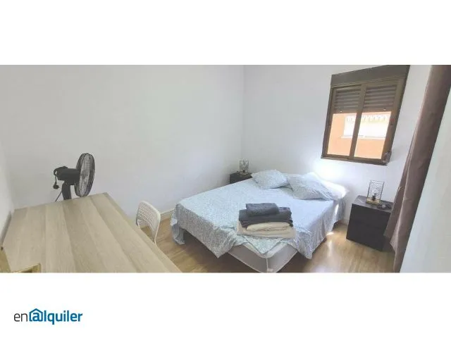 Magamistoad - Student Flat with Balcony in Montcada