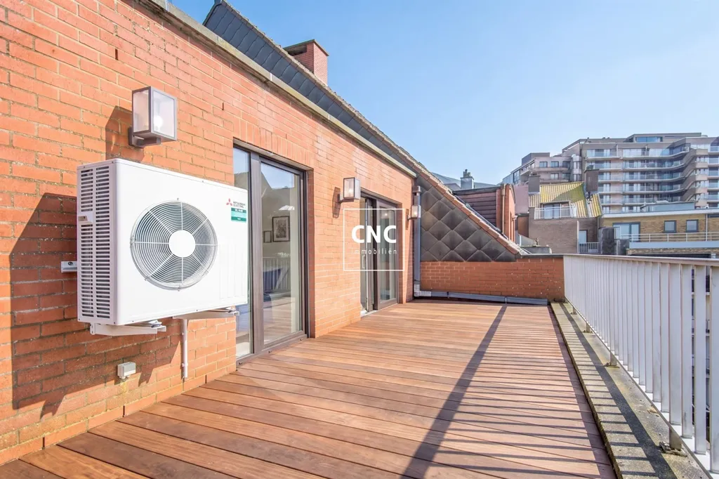 Terrasse - Penthouse Rénové avec Terrasses Spacieuses près du Front de Mer