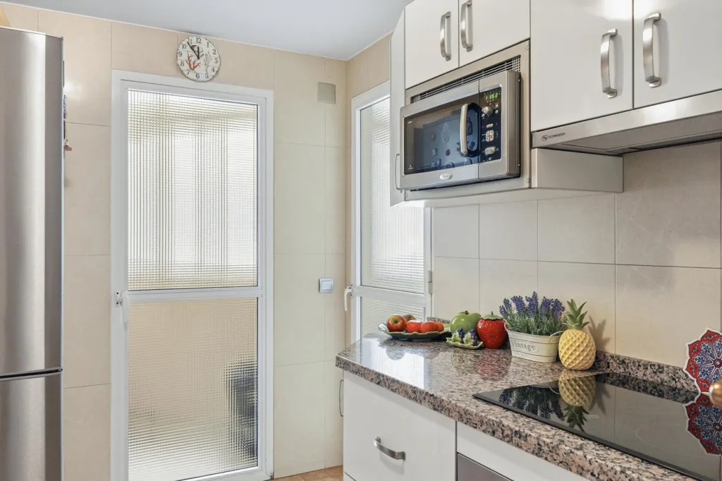 Cuisine - Apartment with Pool and Balcony in Los Boliches