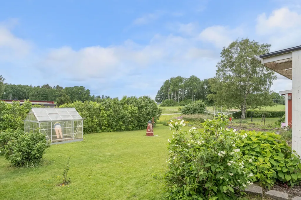 Giardino - Spacious Bungalow with Garden in Södermanland