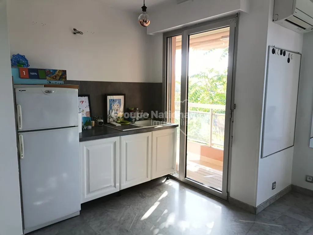 Köök - 2-Bedroom Flat with Balcony in Peymeinade