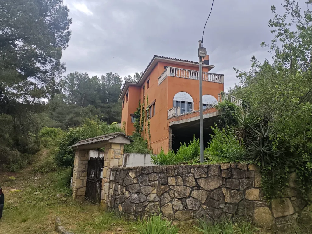 Välivaade - Semi-Detached House with Garden in Martorell