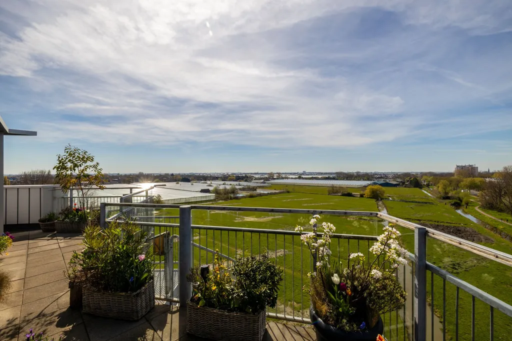 Terrass - Penthouse with Panoramic View in Wateringen