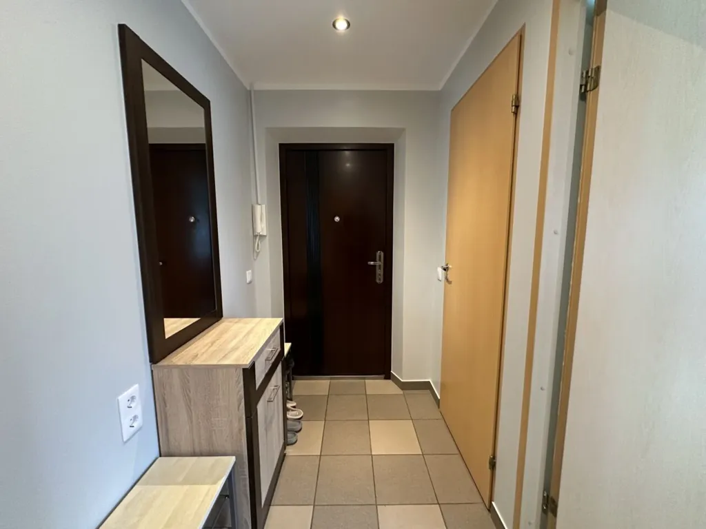 hallway_entrance