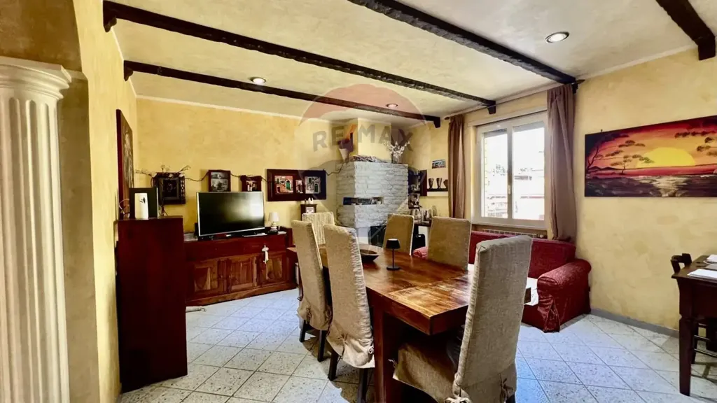 Söögituba - Penthouse with Panoramic Terrace in Casalotti