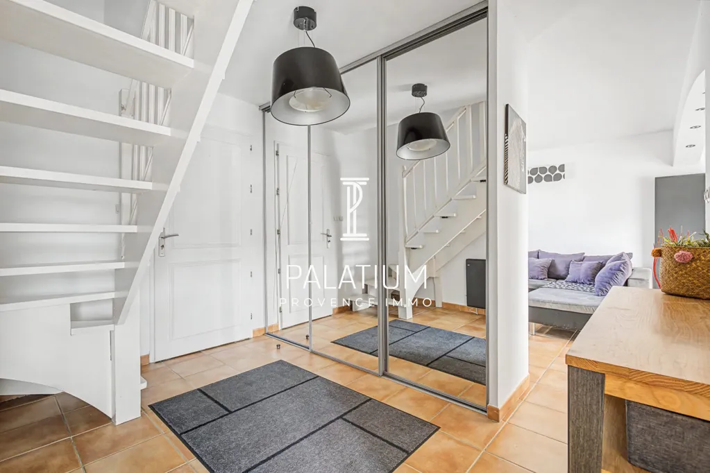 Esik - Traditional Villa with Pool in Marignane