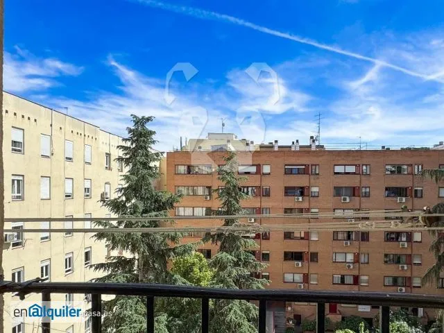 Rõdu - Reformed Flat with Balcony in Retiro