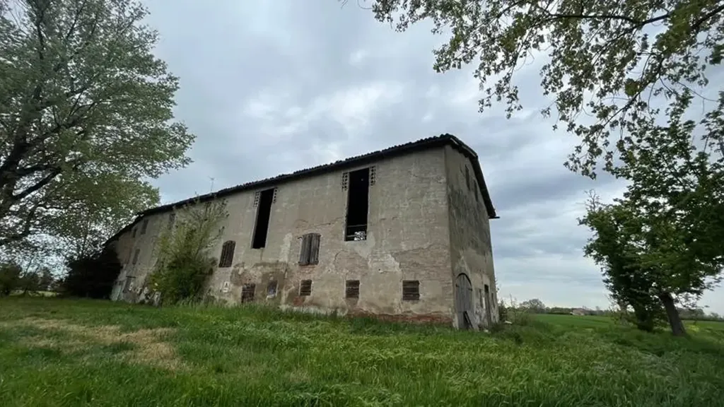 Välivaade - Rustic Farmhouse with Barn in Carpi