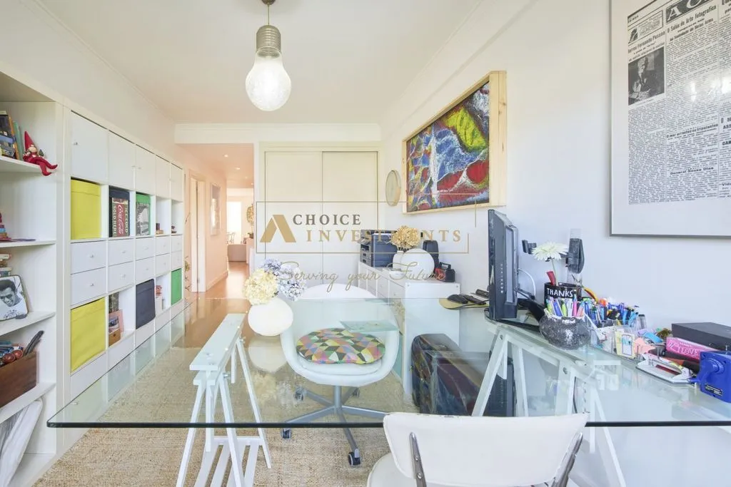 Bureau - Luxury Duplex Flat with Sea Views in Cascais