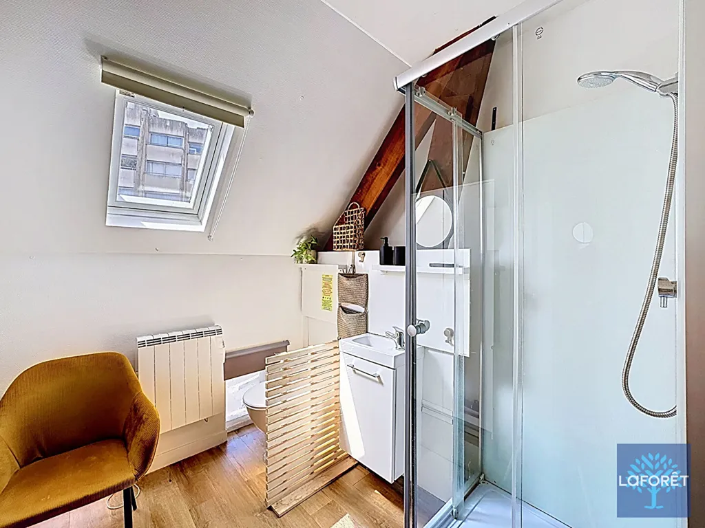 Vannitoad - Studio with Communal Amenities in Dunkerque