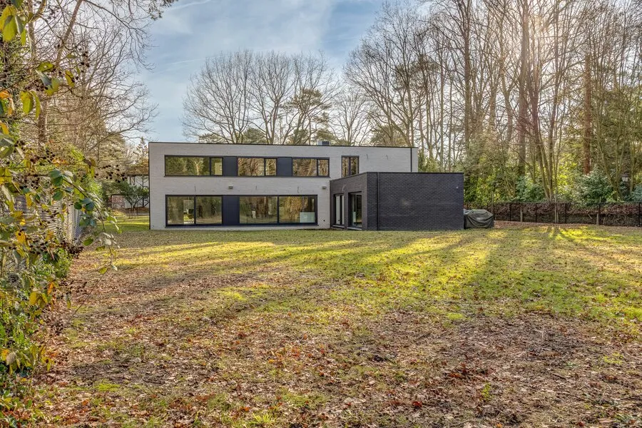 Extérieur - Villa Moderne à Personnaliser avec Vue sur Jardin à Proximité de la Nature