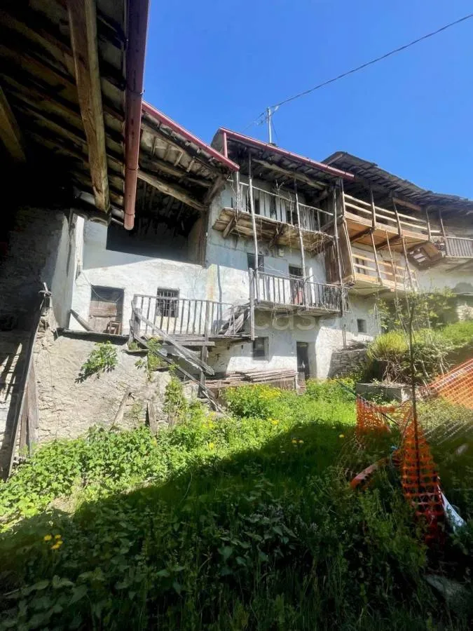 Välivaade - Rustic Property with Private Garden in Paesana