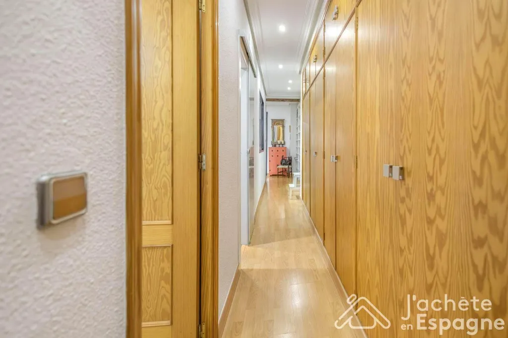 Esik - Charming Flat with High Ceilings in Alicante Centre