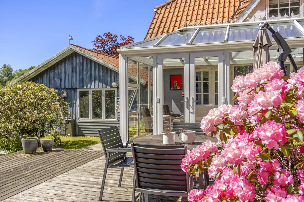 Terrasse - 1920s Villa with Garden in Vejen
