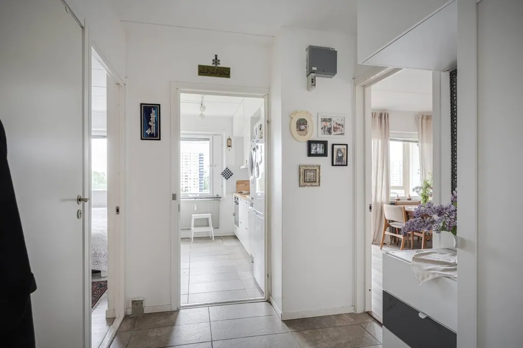 Esik - Renovated Apartment with Balcony in Malmö