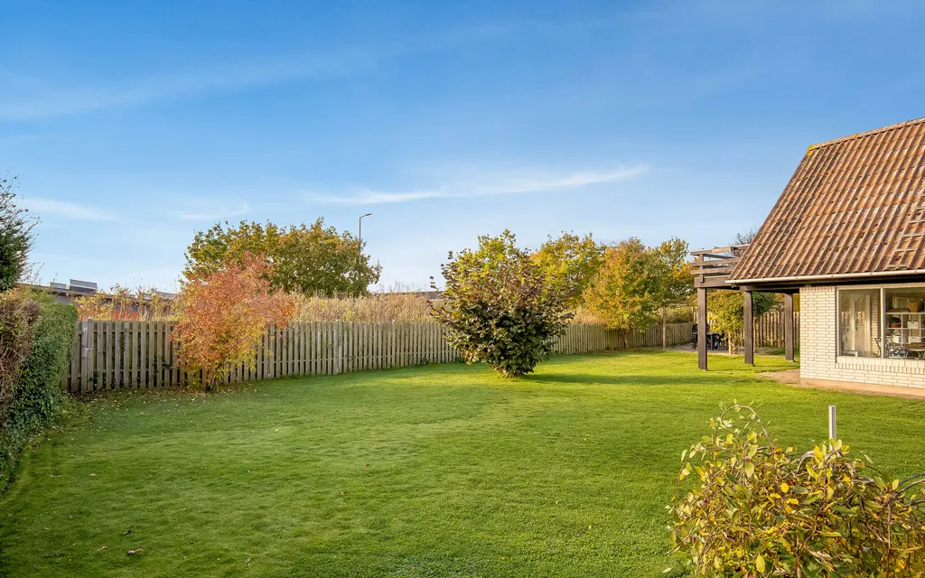 Aed - Split-Level House with West-Facing Garden in Erritsø