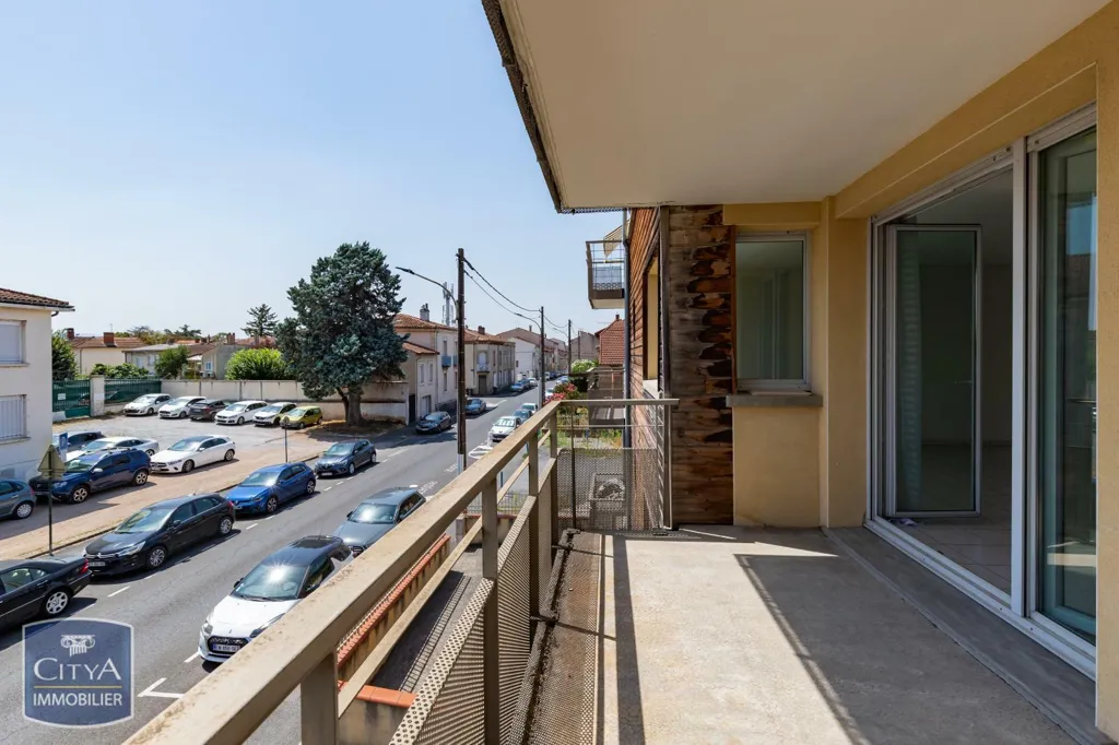 Rõdu - Spacious Flat with Balcony in Castres