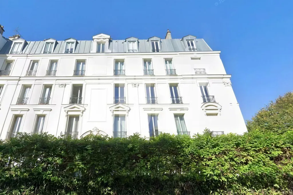 Exterior - 5-Piece Apartment with Balcony in Saint-Mandé