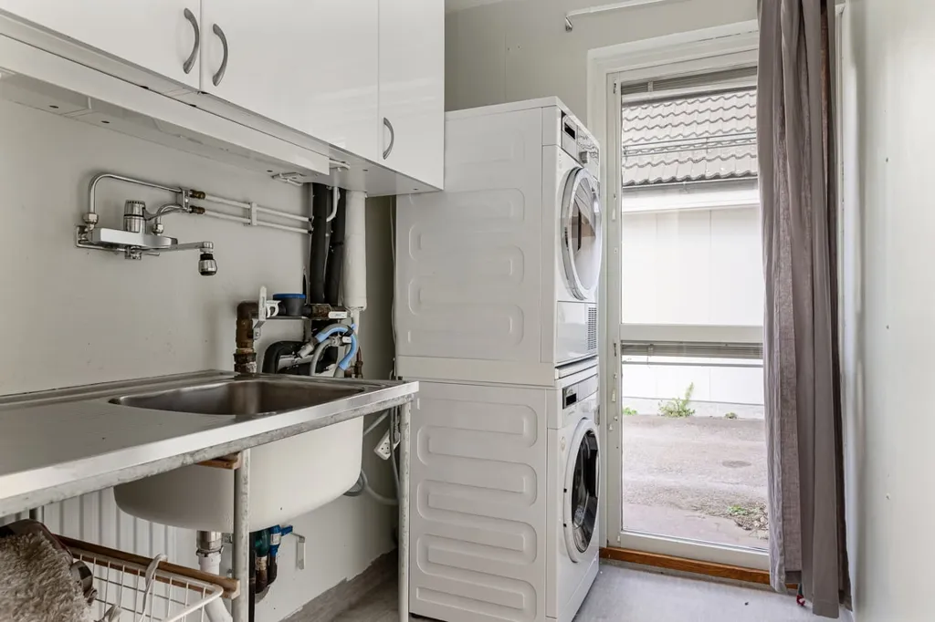 Utility Room - 1½-Storey Villa with Spa Deck in Quiet Suburb