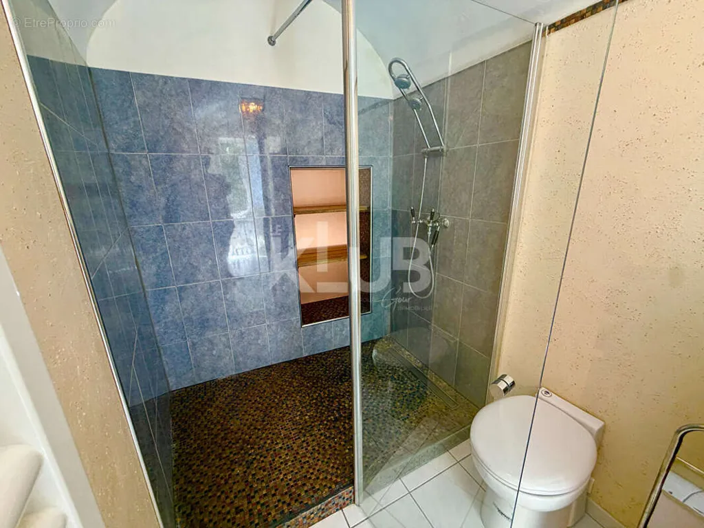 Salles de bain - Appartement de 3 Pièces au Village de Pero-Casevecchie