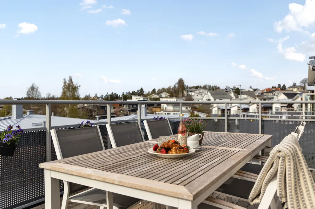 Terrasse - Modern Parhouse with Garden in Mölnlycke