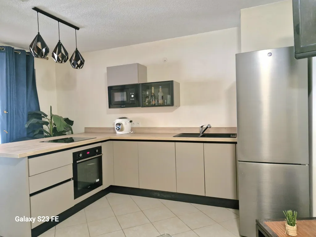 Cuisine - Appartement 3 Pièces avec Terrasse à Les Abymes