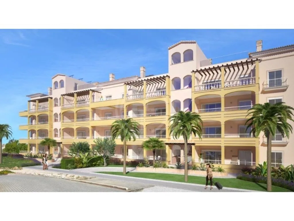 Luxury 3-Bedroom Apartment with Pool in Lagos