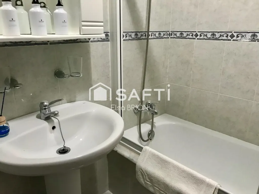 Vannitoad - Apartment with Harbour View in Outes