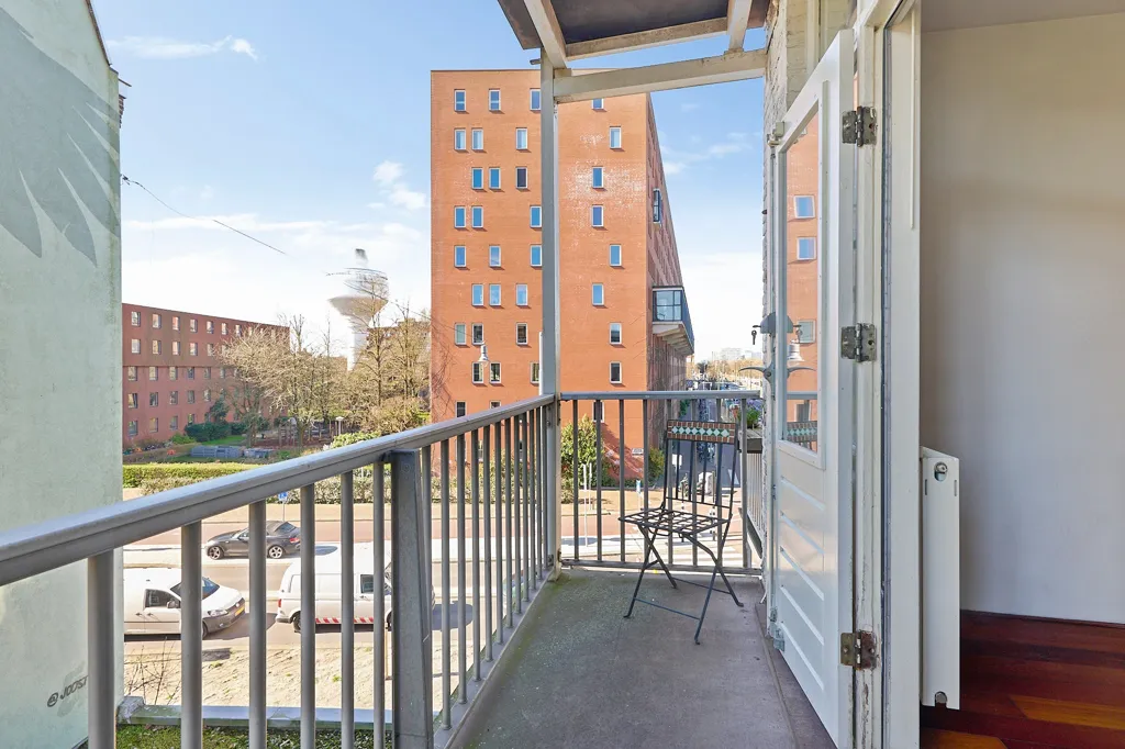 Balcone - Apartment with South-Facing Balcony in Amsterdam