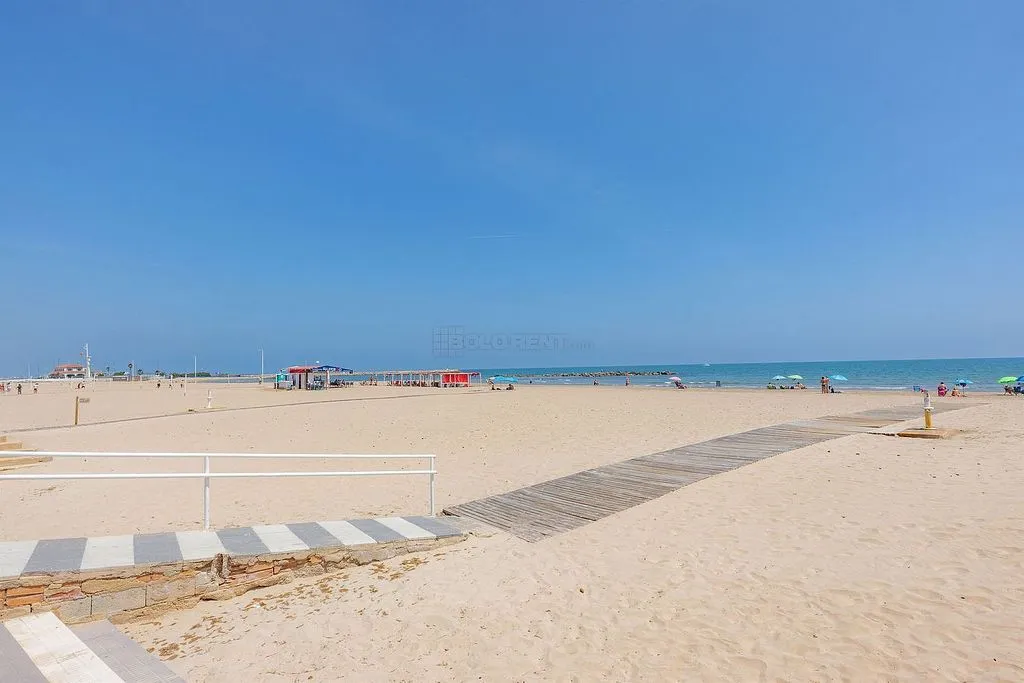 Ample Terrace Apartment in Oliva Playa