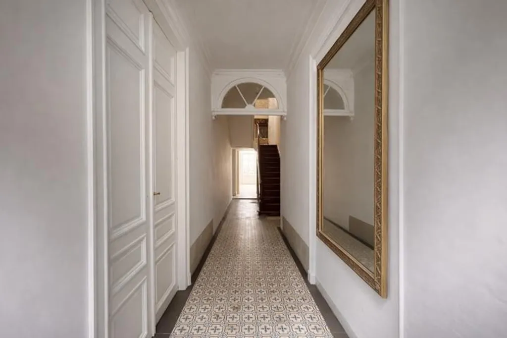hallway_entrance