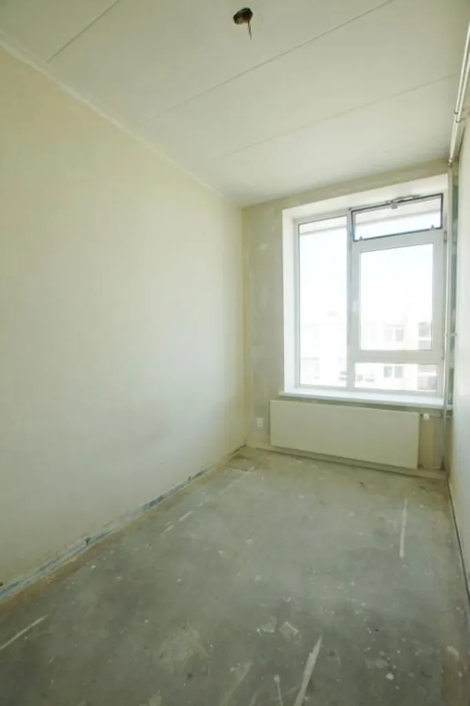 Pièces - 3-Bedroom Apartment with Balcony in Charlois