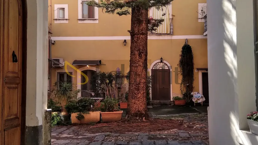 Jardin - Fully Furnished Duplex in Catania's Historic Centre