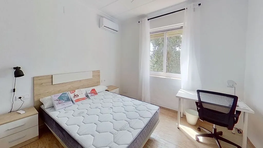 Chambres - Furnished Flat with Terrace in Vistabella