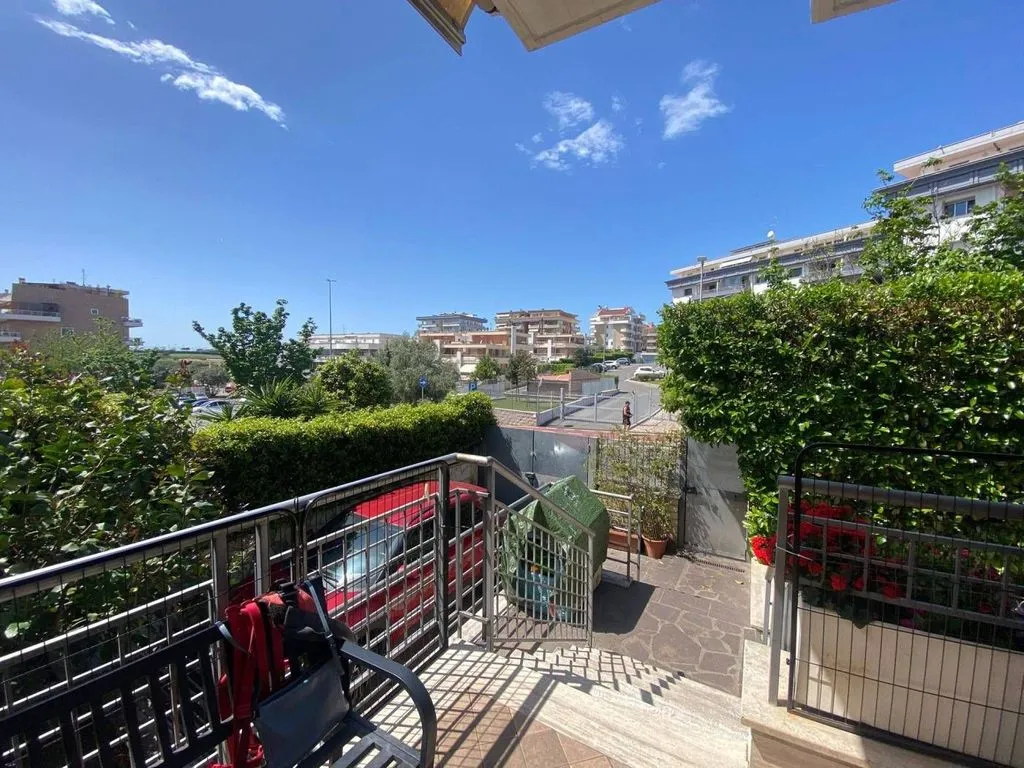 Balcone - Luxury Villa with Private Garden in Rome