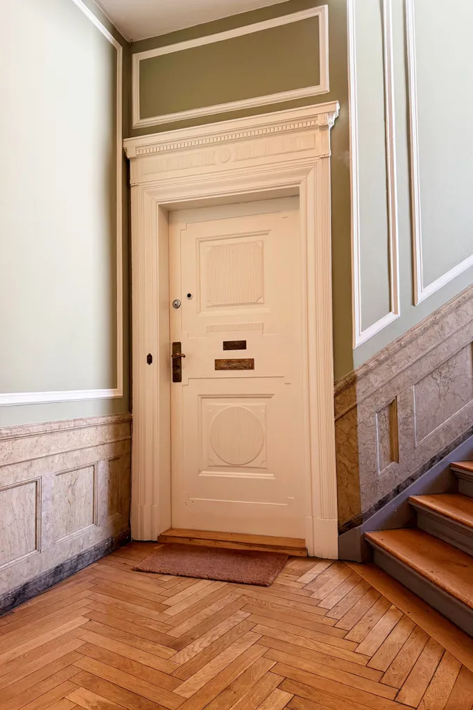 hallway_entrance
