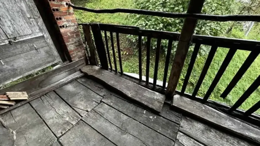 balcony