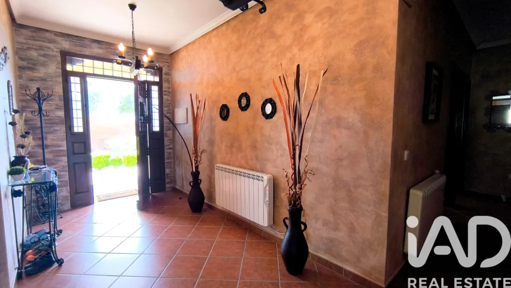 Esik - Chalet with Large Garden in Colmenar de Oreja