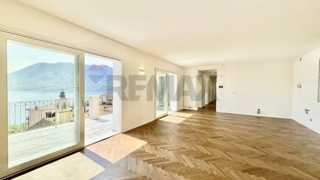 Elutuba - Modern Attico with Lake View in Ghiffa