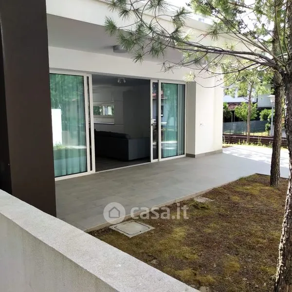 Terrasse - Retrofitted Bifamiliar with Pool in Lignano Sabbiadoro
