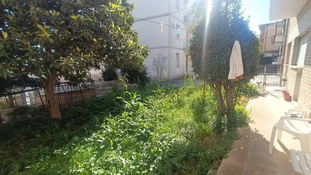 Aed - Terraced House with Balcony in Corridonia