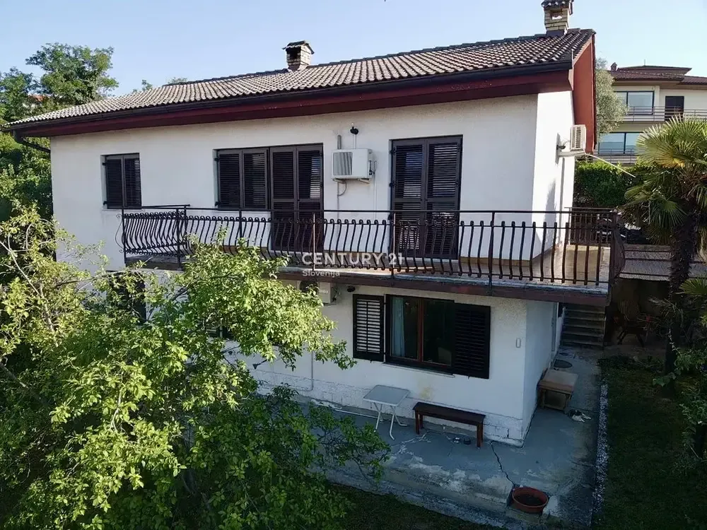 Vue aérienne - House with Sea View and Dual Units in Koper