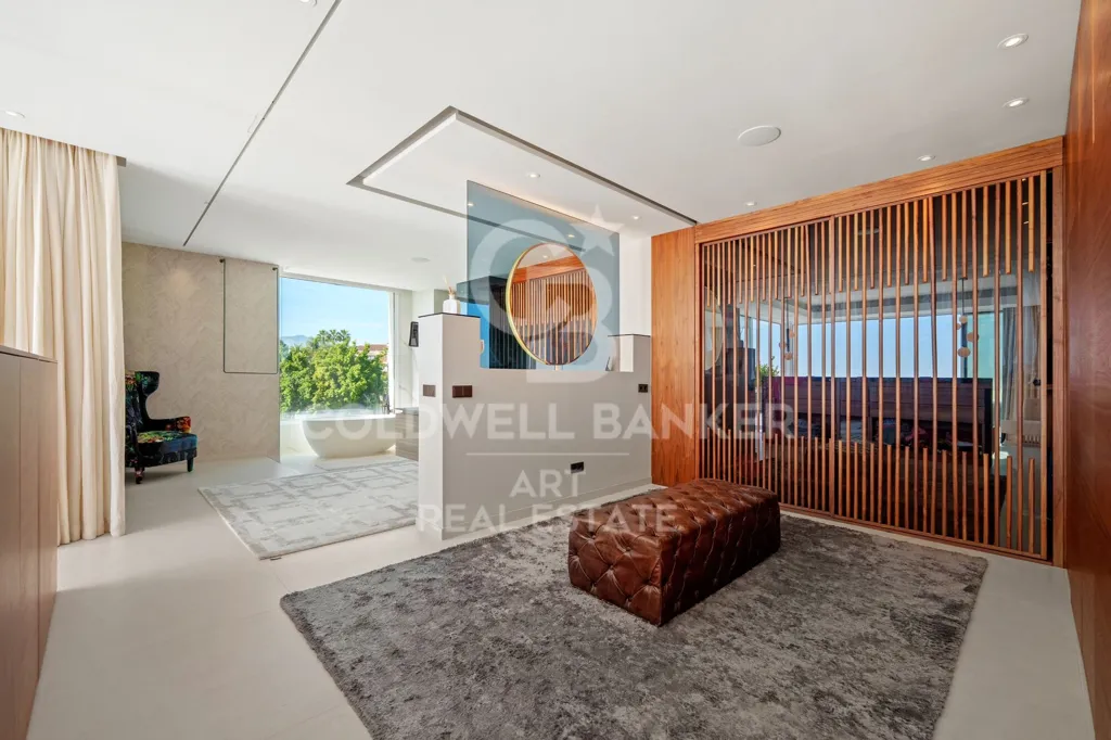 Esik - Contemporary Mediterranean Villa with Panoramic Views in Benahavís