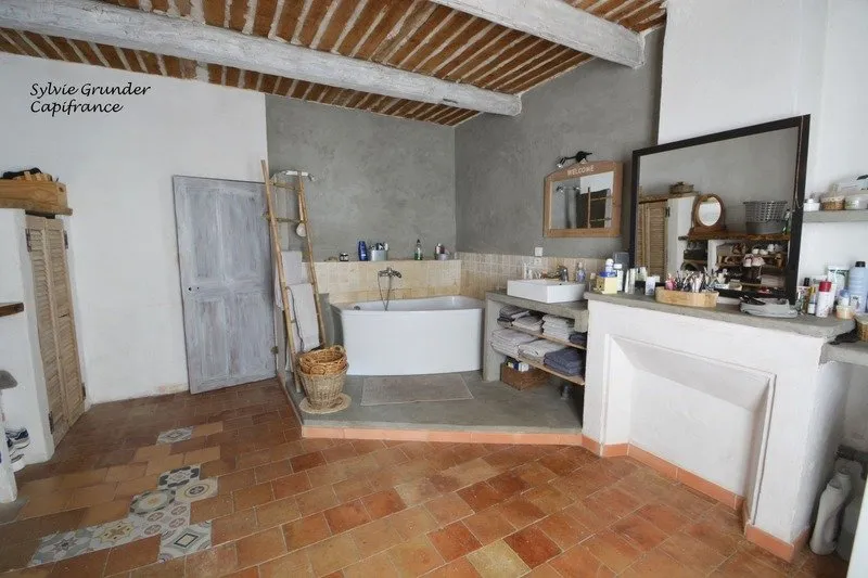 Salles de bain - Bastide Rénovée avec Jardin à Eguilles