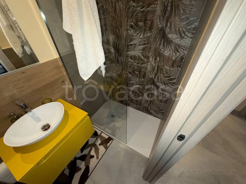 Salles de bain - Rustic Apartment with South-Facing Terrace in Bardonecchia