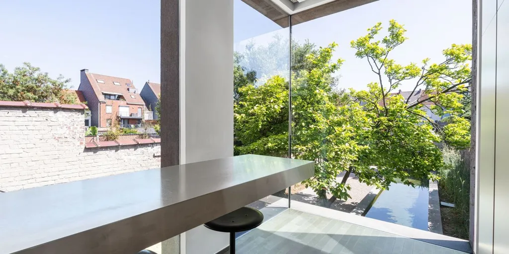Balcone - Stately Townhouse with Pool in Aalst