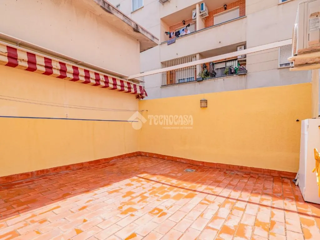 Giardino - Fully Renovated Duplex with Patio in Granada