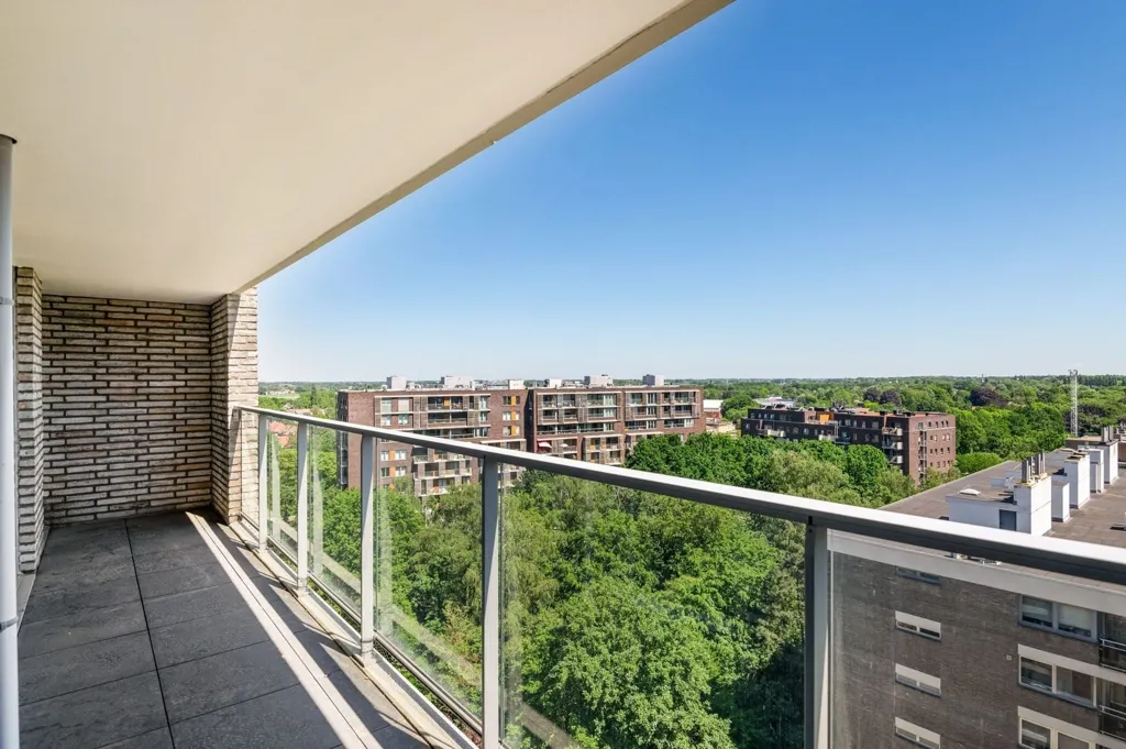 Rõdu - Duplex with Four Terraces in Antwerp